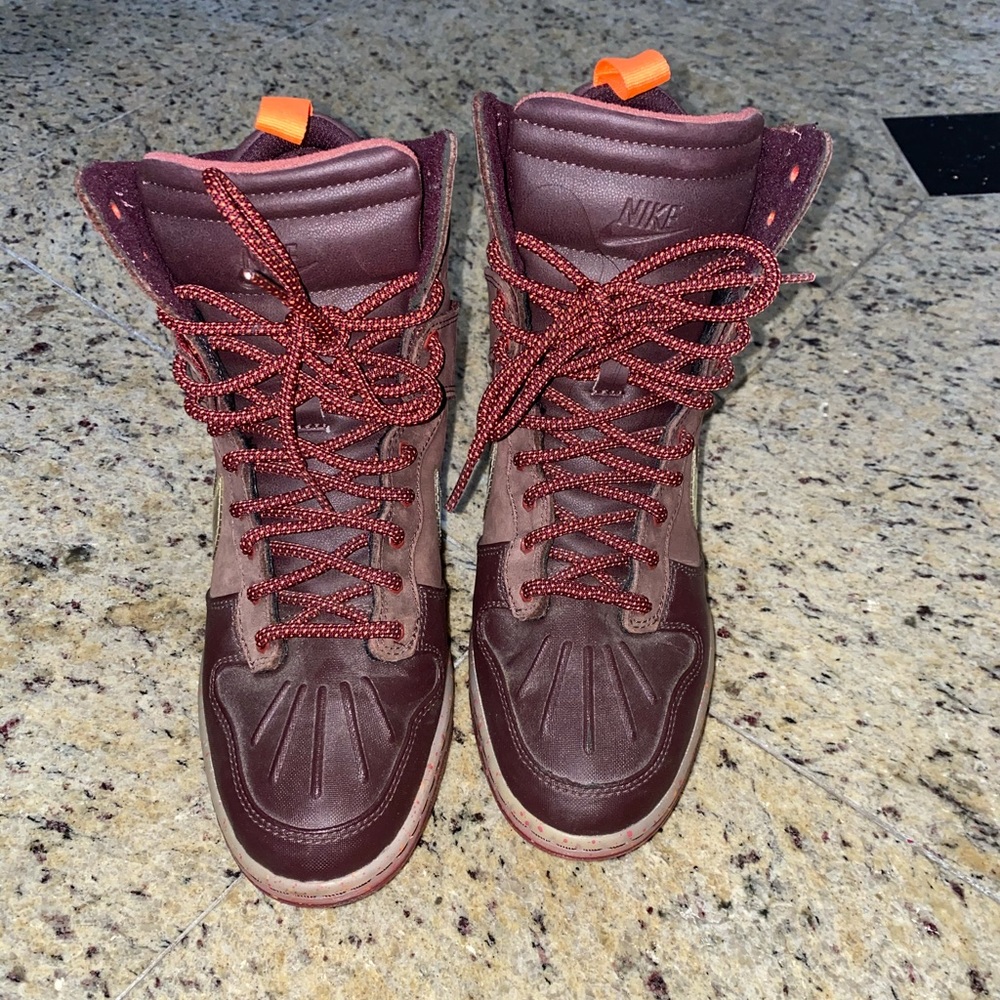 Nike • Size 7 • 2014